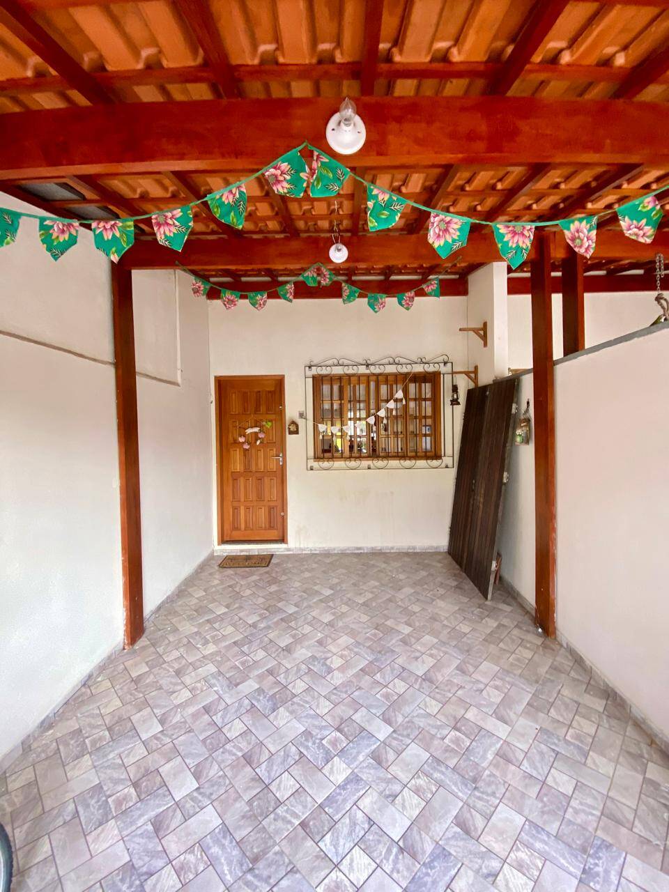 #2438 - Casa para Venda em Caçapava - 