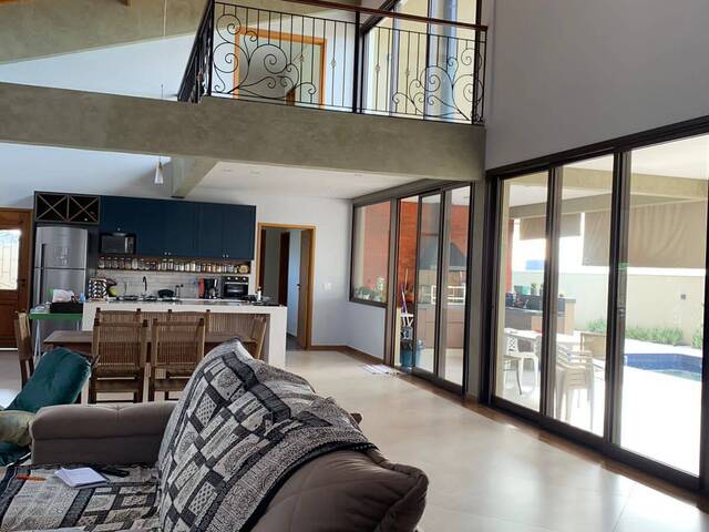 #1740 - Casa para Venda em Caçapava -  - 2