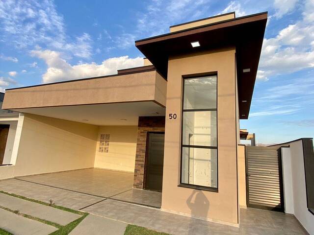 Venda em Condominio Malibu - Caçapava