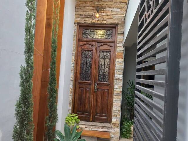 #2321 - Casa para Venda em Caçapava - 