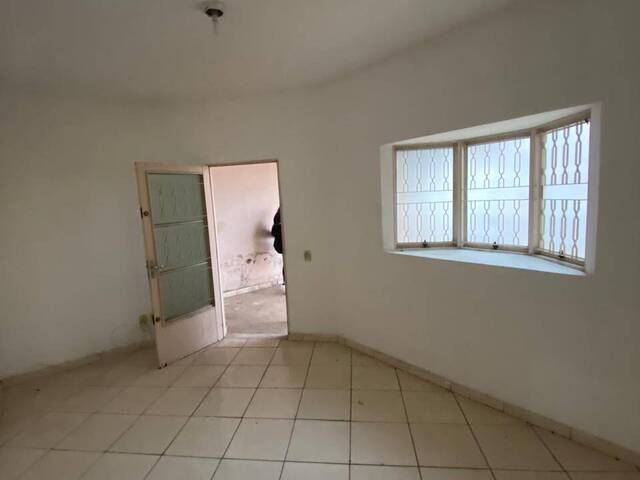 #2444 - Casa para Venda em Caçapava - 