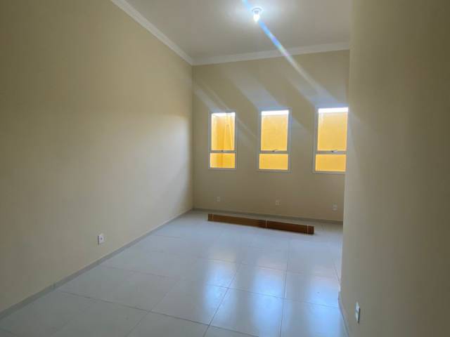 #2704 - Casa para Locação em Caçapava -  - 3