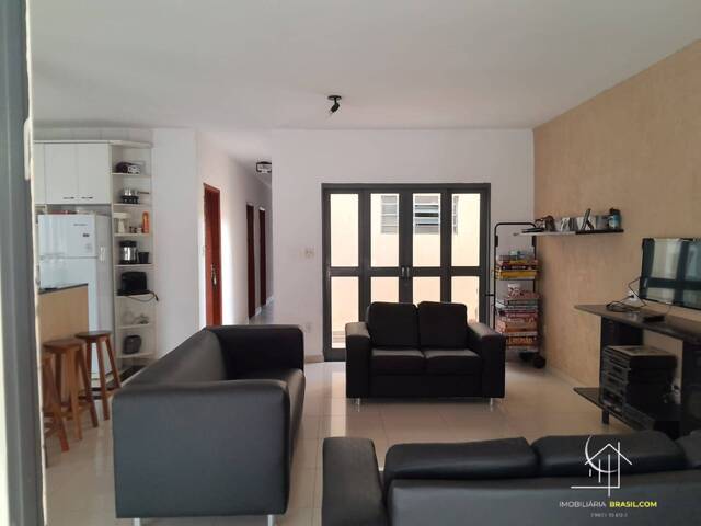 #2748 - Casa para Venda em Caçapava - 