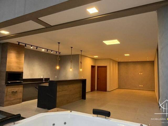 #2751 - Casa para Venda em Caçapava - 