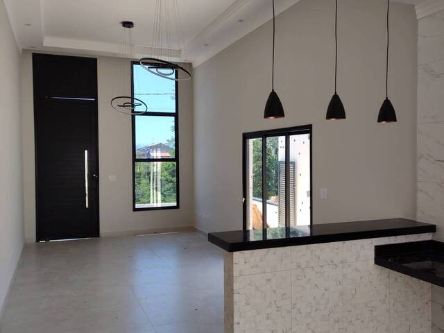 #2755 - Casa para Venda em Caçapava - 