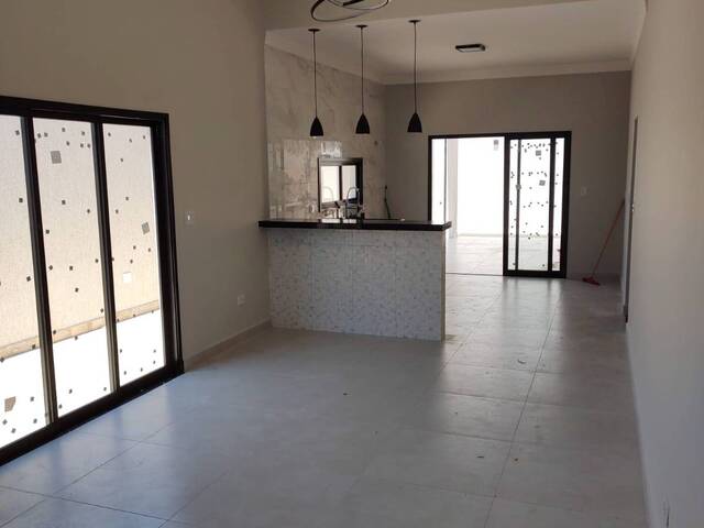 #2755 - Casa para Venda em Caçapava - 