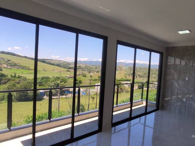 #2757 - Casa para Venda em Caçapava - 