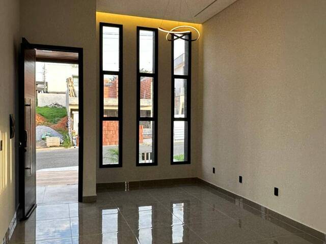 #2760 - Casa para Venda em Caçapava - 