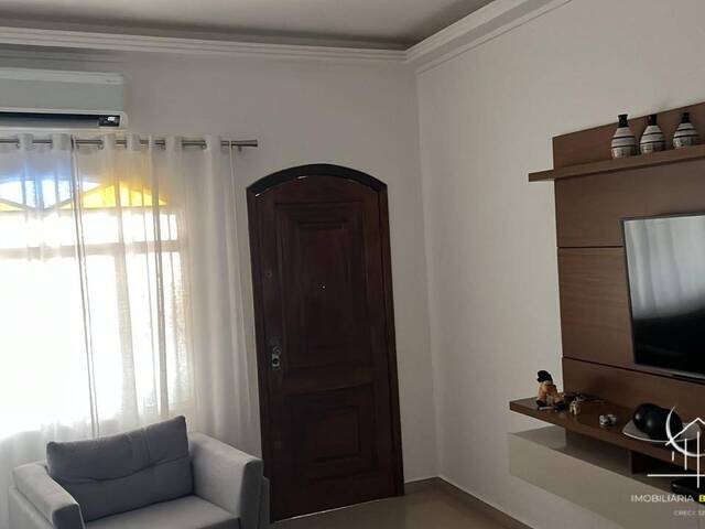 #2764 - Casa para Venda em Caçapava - 