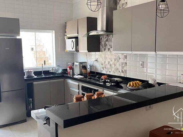 #2764 - Casa para Venda em Caçapava - 