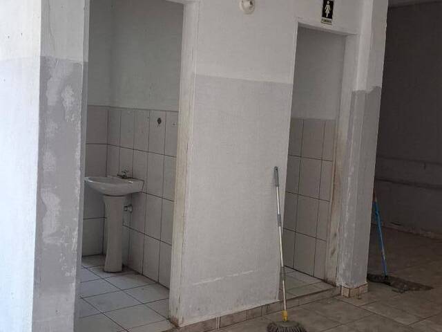 #2774 - Ponto Comercial para Venda em Caçapava - 