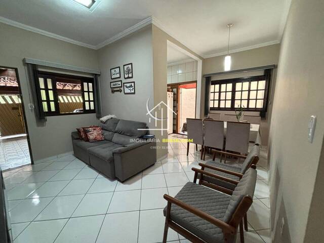 Casa para Venda em Caçapava - 2