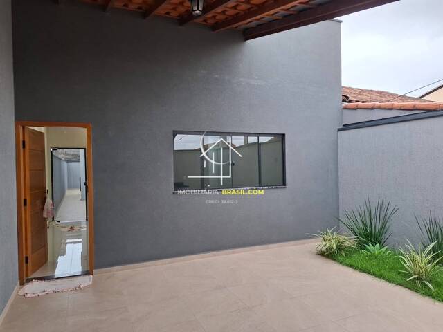 #2818 - Casa para Venda em Caçapava - 