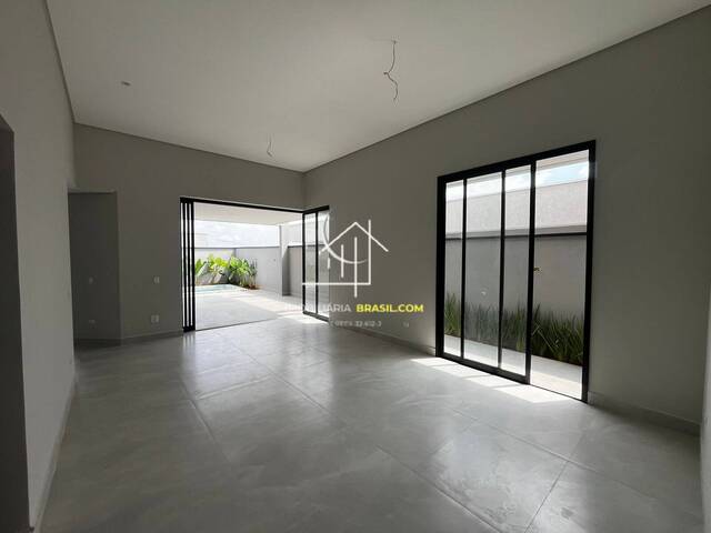 #2831 - Casa em condomínio para Venda em Caçapava - 