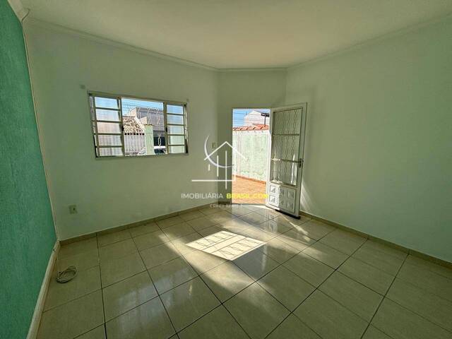 #2873 - Casa para Venda em Caçapava - 