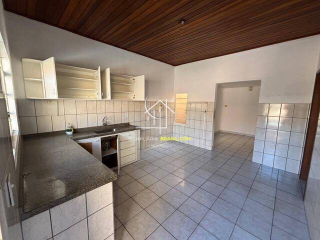 #2884 - Casa para Venda em Caçapava - 