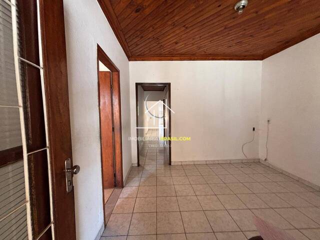 #2884 - Casa para Venda em Caçapava - 