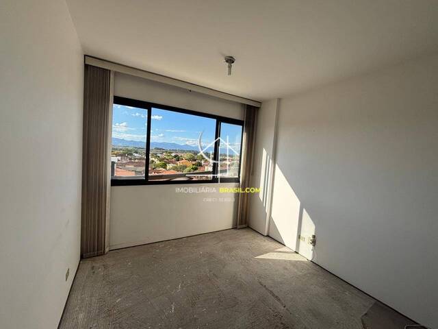 #2889 - Casa para Venda em Caçapava - 